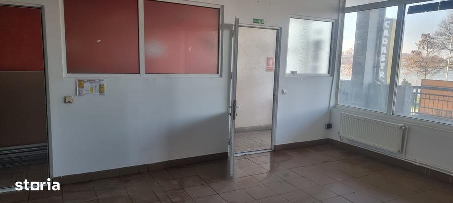 Spațiu comercial, de 64.3 mp, în Pelican