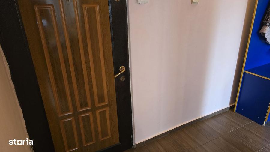 Vand apartament 3 camere semidecomandat in Deva, Micro 15, etaj 3, - 1