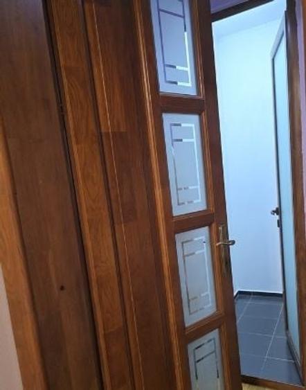 Apartament cu 3 camere decomandat în Moșilor