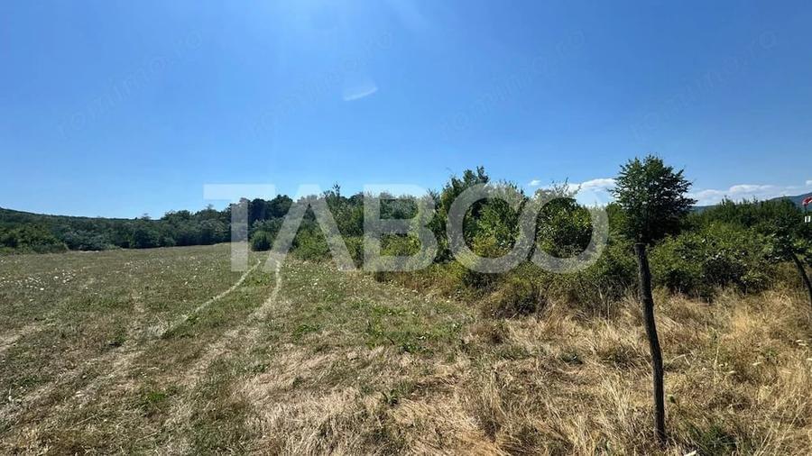 Teren de 2730 mp, în Calea Poplăcii