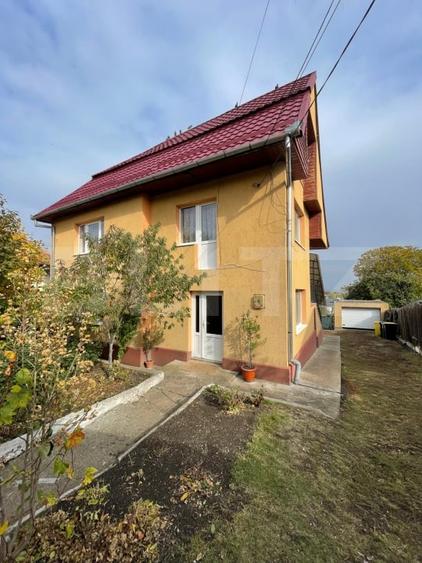 Casă individuală cu 6 camere cu Canalizare în Săndulești