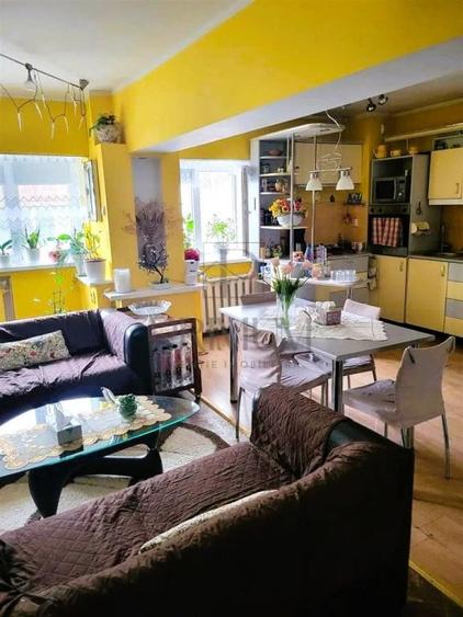 Apartament cu 4 camere decomandat în Simion Bărnuțiu