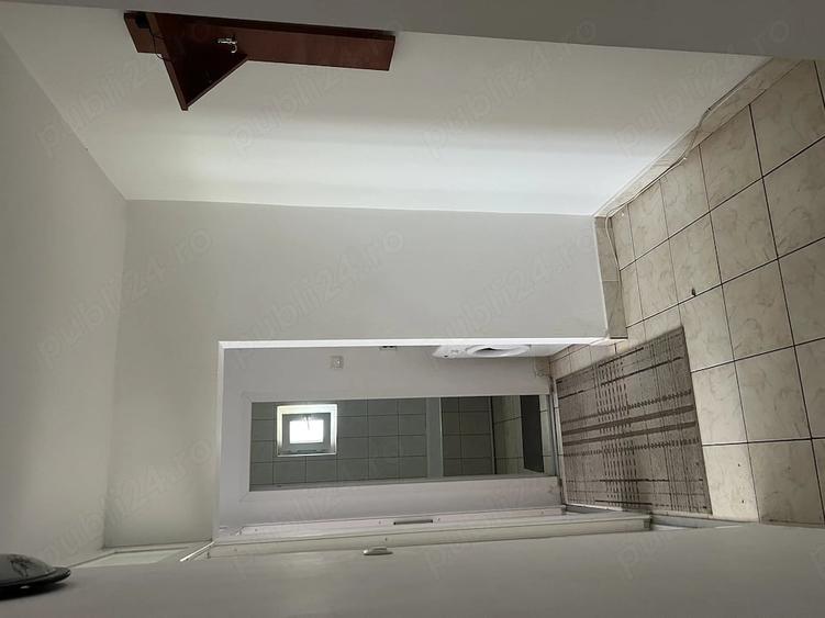 Apartament cu 3 camere decomandat în Canta