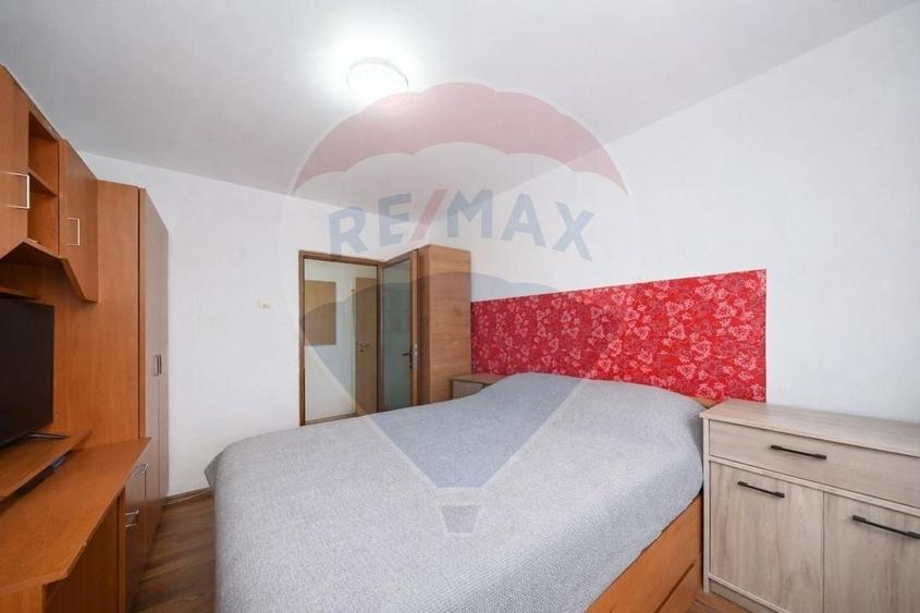 Apartament cu 3 camere, mobilat în Bartolomeu