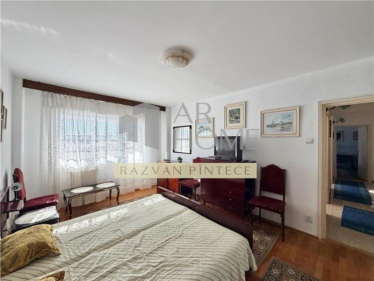 Apartament cu 3 camere decomandat, mobilat în Ultracentral