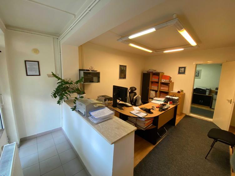Apartament cu 3 camere decomandat în Ultracentral