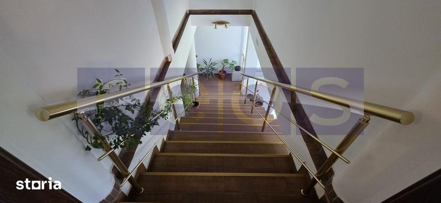 Casă cu 7 camere cu Teren 320 Mp în Pantelimon