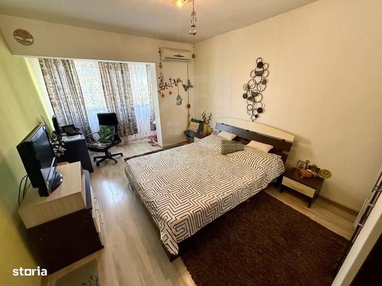 Apartament cu 3 camere semidecomandat în Craiovița Nouă