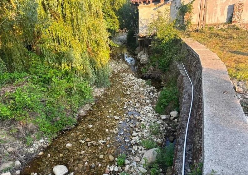 Teren de 1049 mp, în Eșelnița