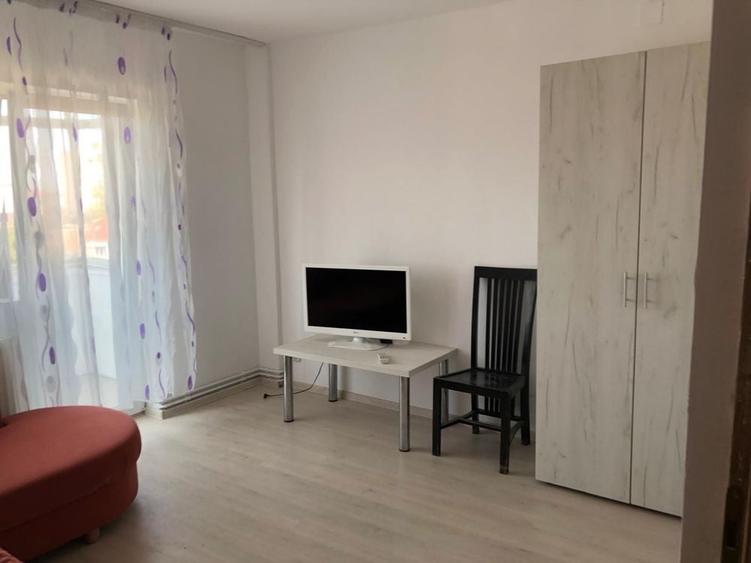 Apartament cu 2 camere decomandat în Olimpia-Stadion