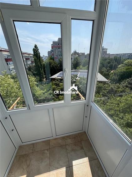 Apartament cu 3 camere semidecomandat în Eroii Revoluției