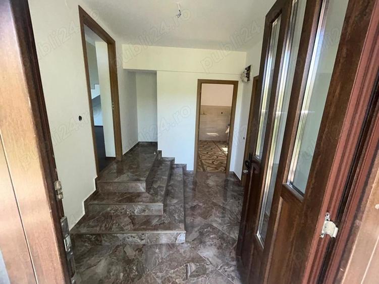 Casă în Dumitrești