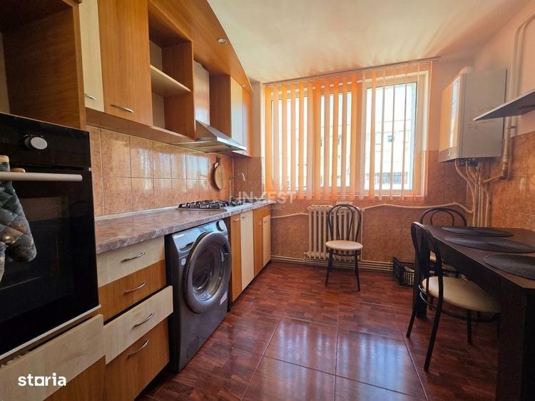 Apartament cu 3 camere decomandat în Alexandru cel Bun