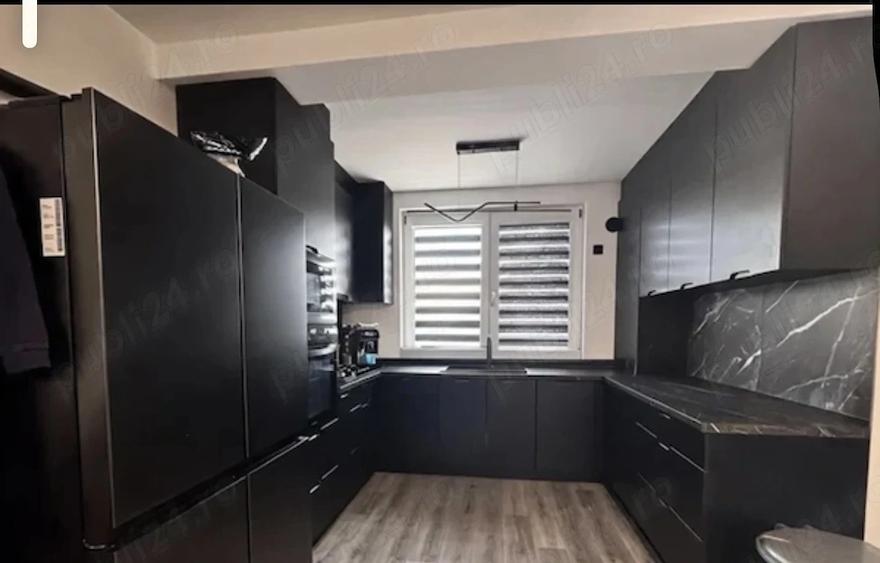 Casă cu Teren 230 Mp în Central