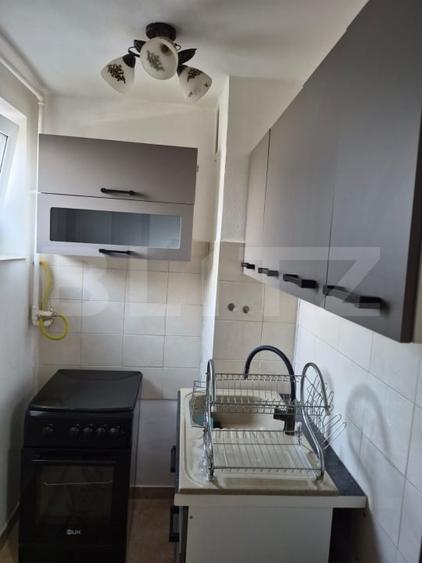 Apartament cu 2 camere semidecomandat, mobilat în Est