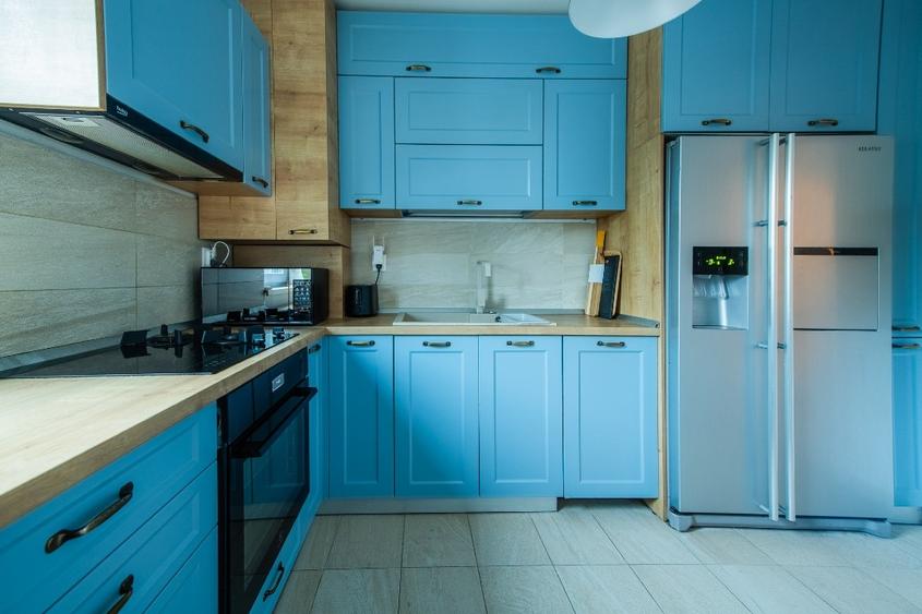 Apartament cu 2 camere semidecomandat, mobilat în Bună Ziua