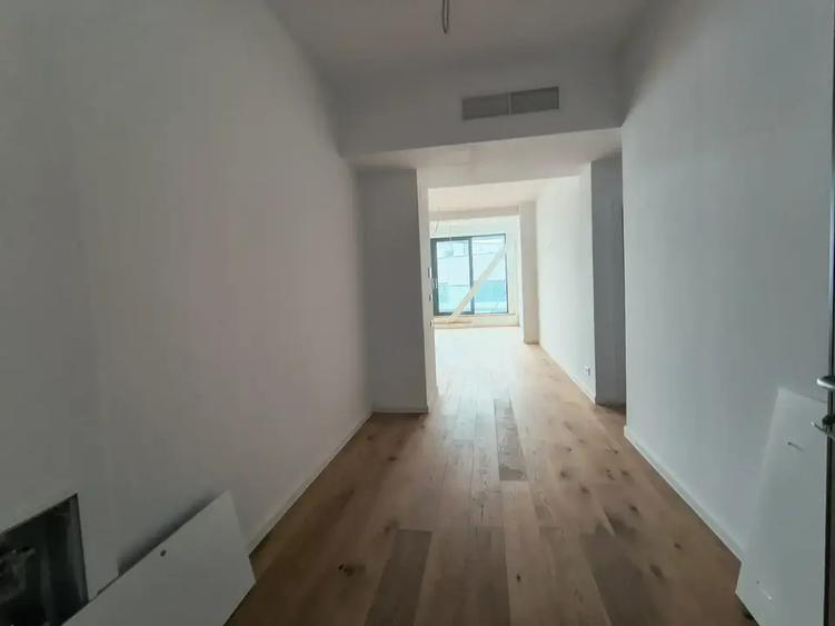 Apartament cu 4 camere decomandat în Aviației