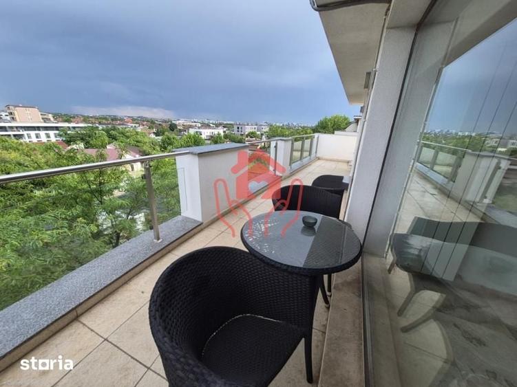 Apartament cu 4 camere decomandat în Est