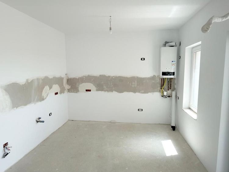 Apartament cu 3 camere decomandat în Torontalului