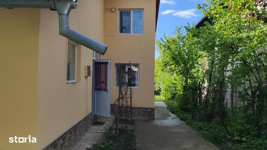 Casă cu 4 camere cu Teren 530 Mp în Răzvad