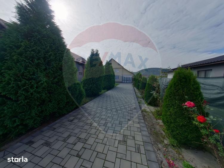 Casă cu 4 camere cu Teren 938 Mp în Sud