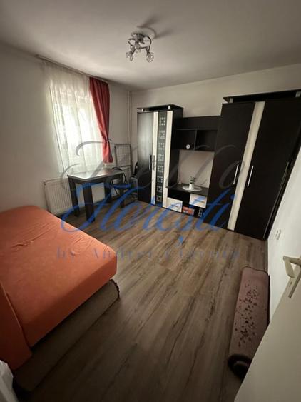 Garsonieră decomandată, mobilată în Gruia