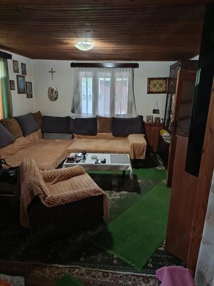 Casă cu 7 camere cu Teren 400 Mp în Greșu