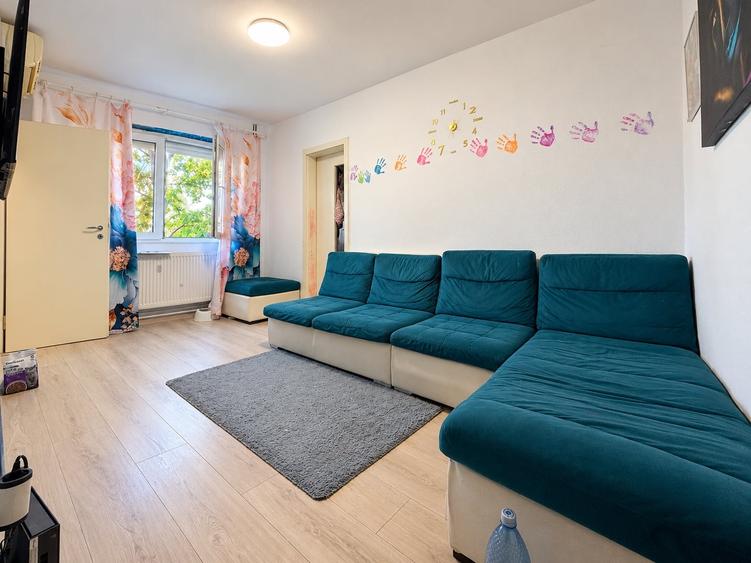 Apartament cu 3 camere, mobilat în P-ța Doina
