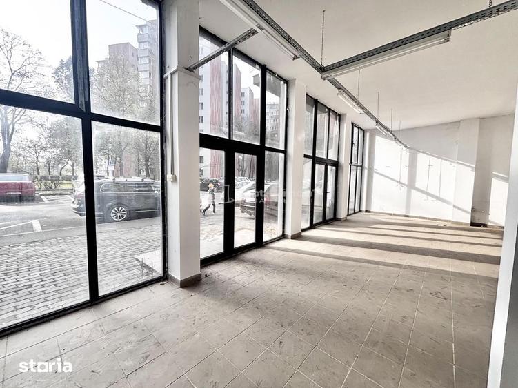 Spațiu comercial, de 72 mp, în Decebal