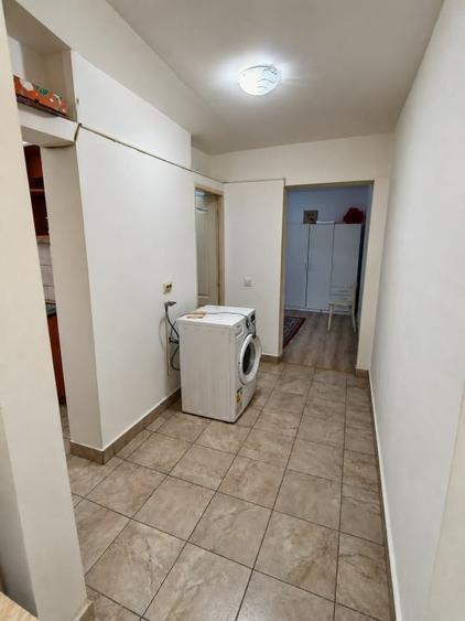 Apartament cu 2 camere semidecomandat, mobilat în Hotvon