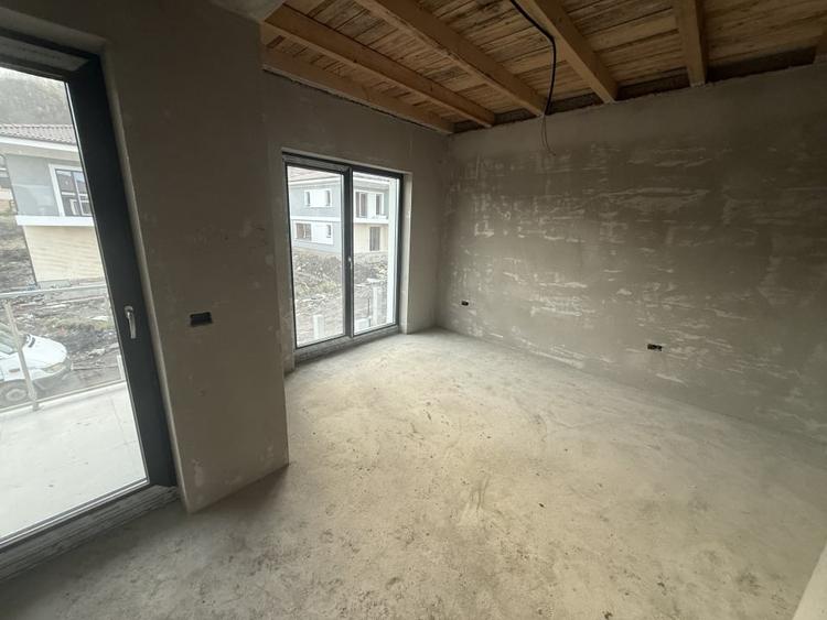 Casă individuală cu 5 camere cu Canalizare în Chinteni