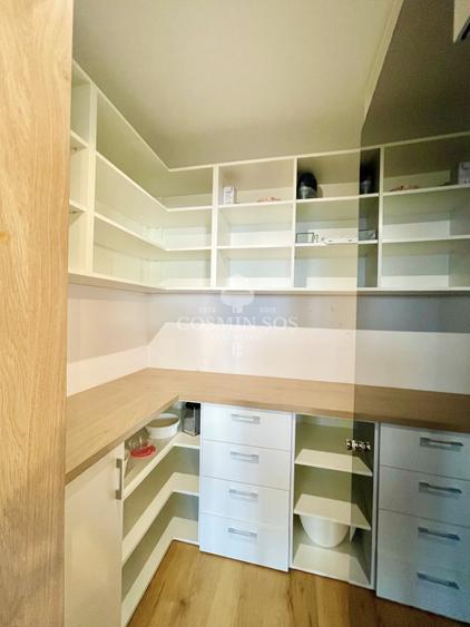 Apartament cu 3 camere decomandat, mobilat în Florești