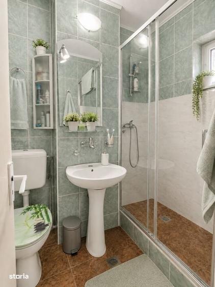 Apartament cu 3 camere semidecomandat în Central
