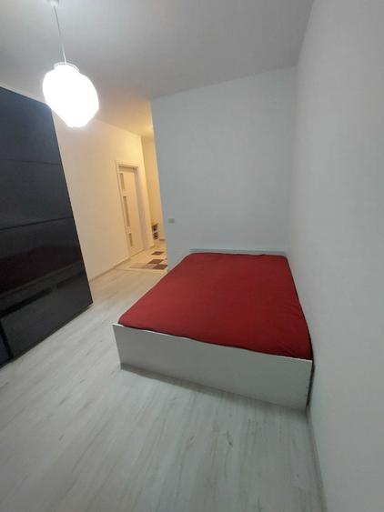 Garsonieră decomandată în Roșu