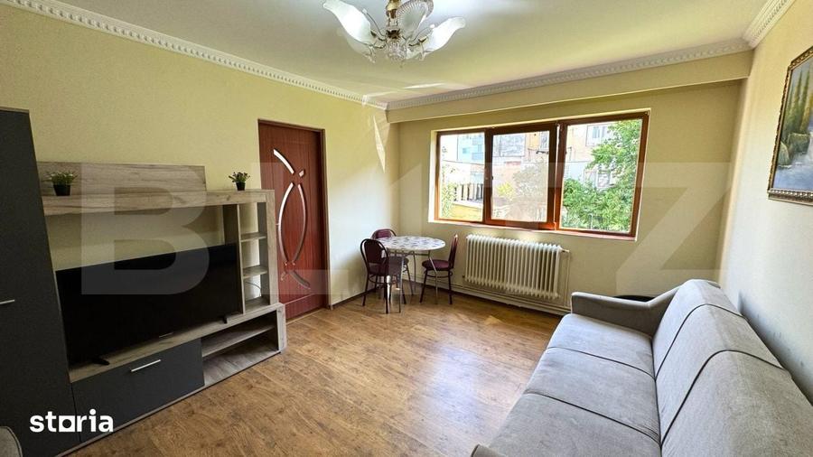 Vand apartament cu doua camere, la etajul 1, in zona Lama - 3