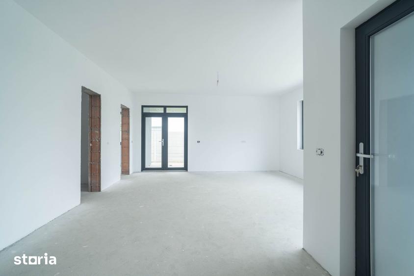 Casă cu 3 camere cu Teren 275 Mp în Vladimirescu