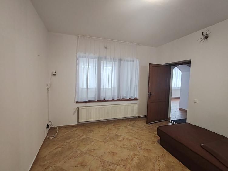 Casă cu 4 camere cu Canalizare în Ghimbav