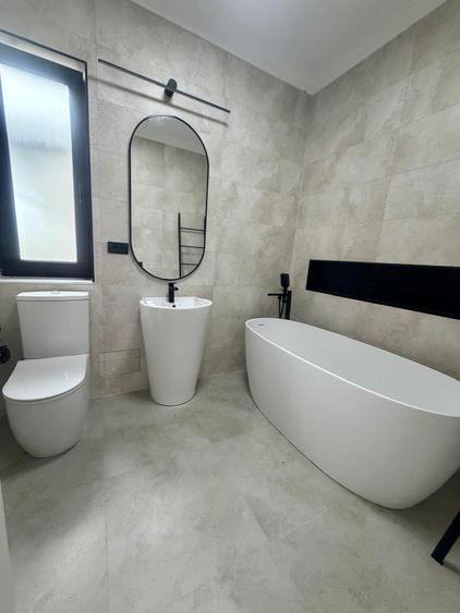 Casă individuală cu 4 camere cu Teren 500 Mp în Periferie