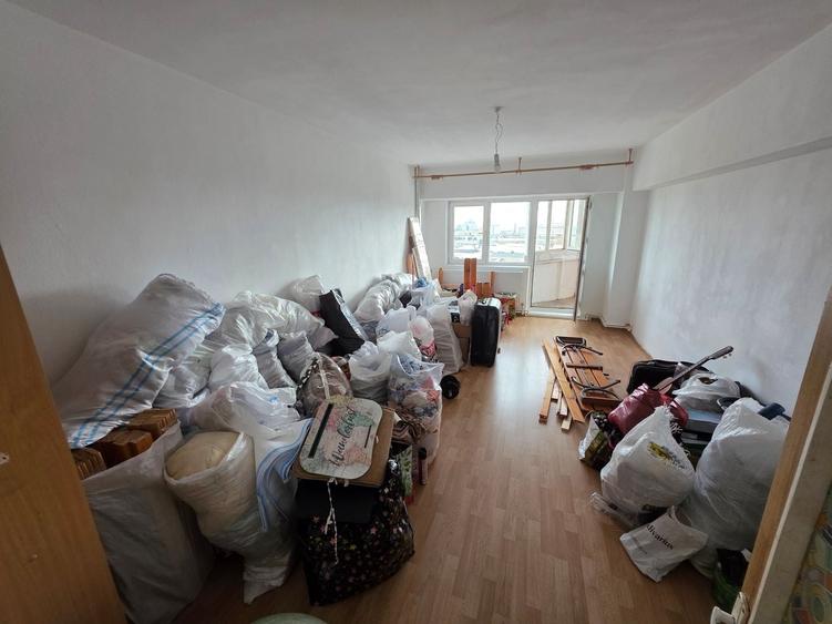 Apartament cu 4 camere decomandat în Poarta 6