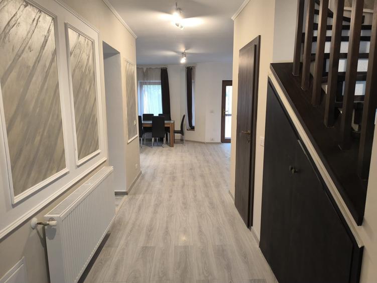 Duplex cu 5 camere cu Canalizare în Dumbrăvița