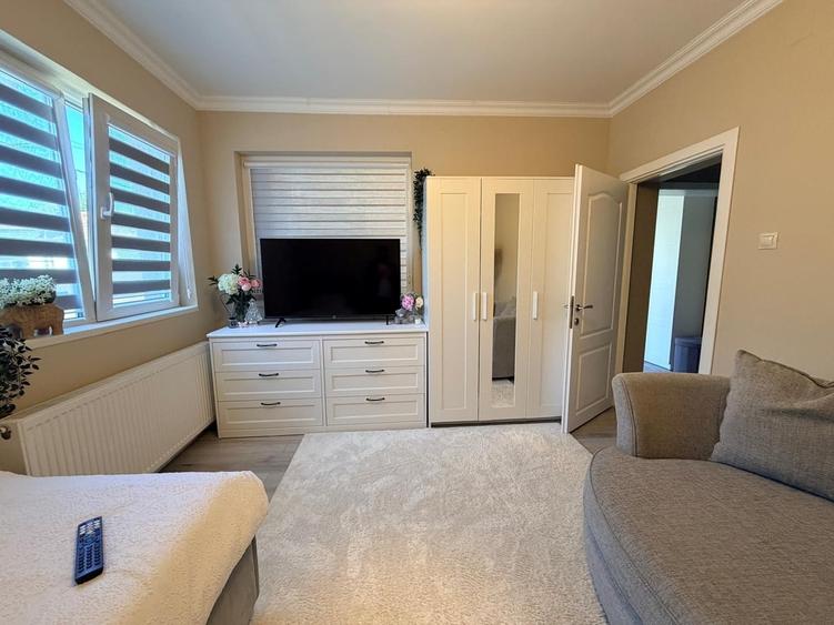 Casă cu 3 camere cu Teren 350 Mp în Central