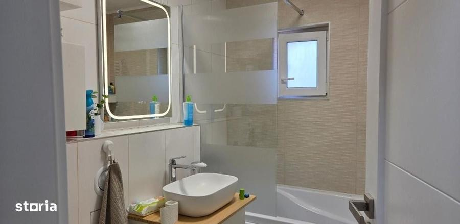 Apartament cu 3 camere decomandat în Tomis III