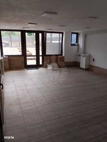 Casă cu 10 camere cu Teren 350 Mp în Central
