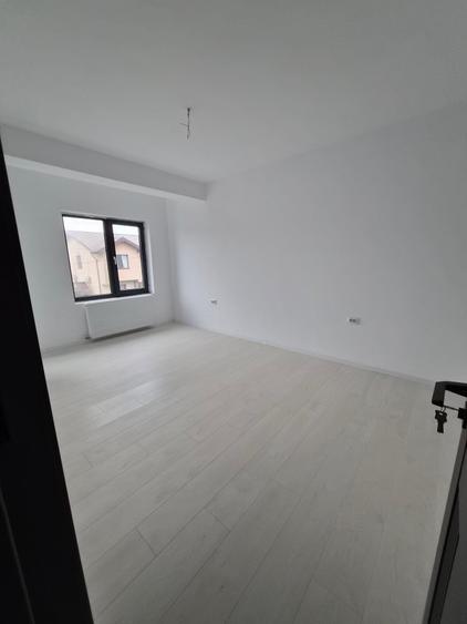 Duplex cu 5 camere cu Canalizare în Haliu