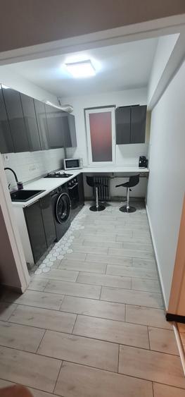 Apartament cu 2 camere semidecomandat în Berceni