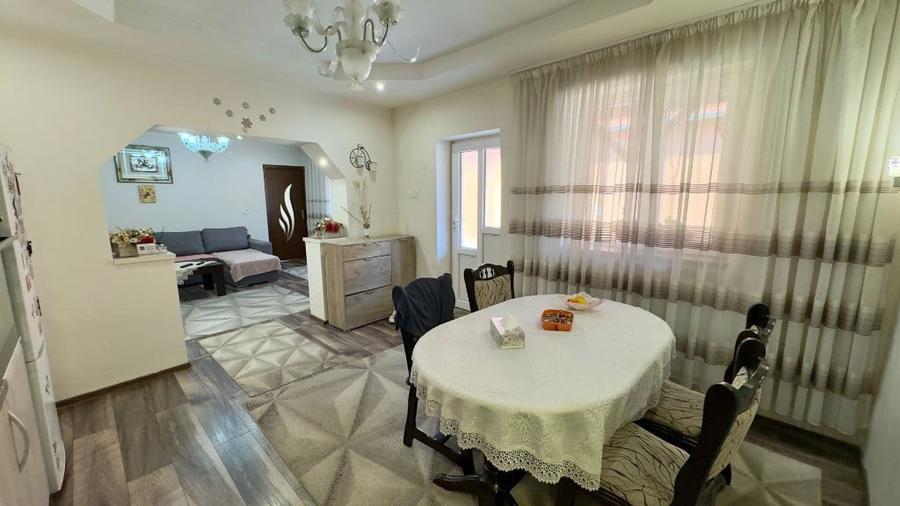 Casă cu 3 camere cu Teren 800 Mp în Central