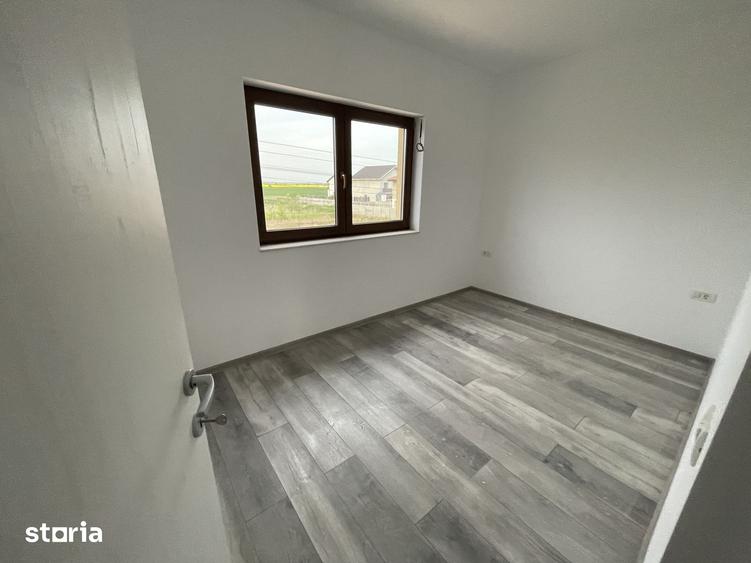 Apartament cu 3 camere în Dumbrăvița