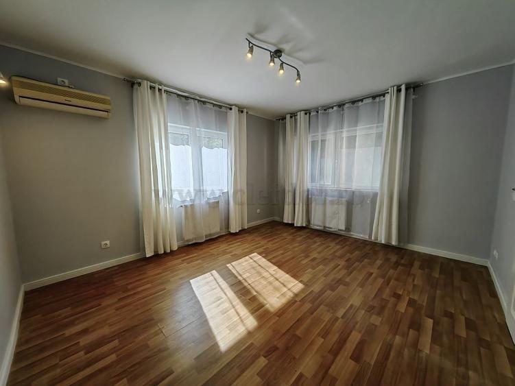 Casă individuală cu 5 camere cu Canalizare în Pipera