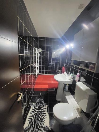 Apartament cu 2 camere decomandat, mobilat în Central