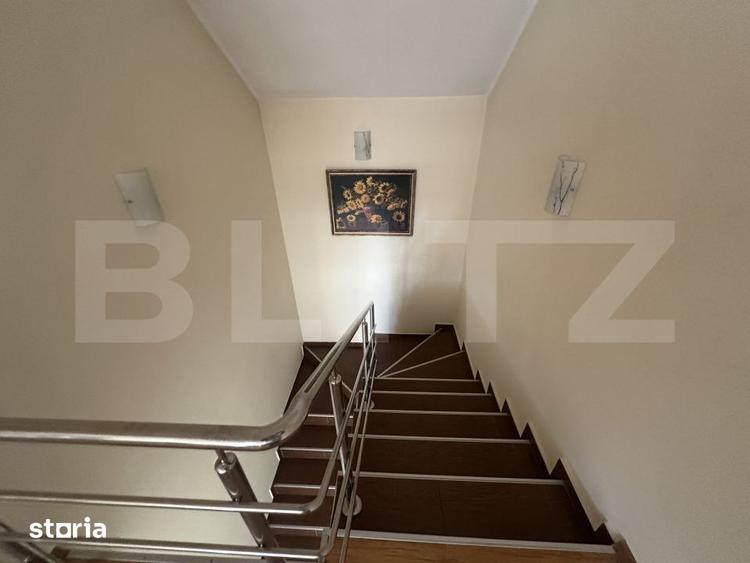Casă cu 6 camere cu Teren 853 Mp în Păulești